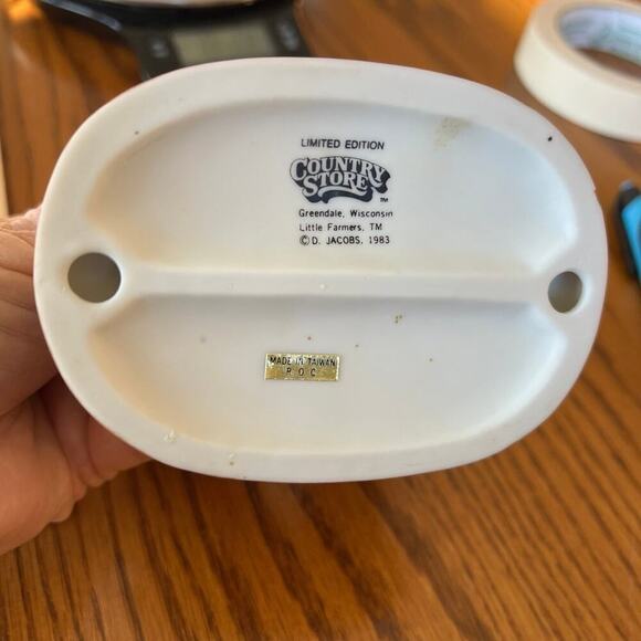 COUNTRY STORE, LIMITED EDITION, “ LITTLE FARMERS” porcelain figurine - Picture 8 of 9